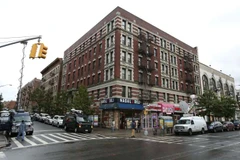 New York hoang mang vì bác sĩ nhiễm Ebola đã đi tàu điện ngầm