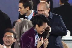 Trung Quốc kiểm duyệt tin ông Putin khoác áo cho bà Tập Cận Bình