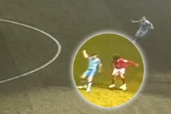 Fellaini tái hiện pha đi bóng mang thương hiệu Zinedine Zidane