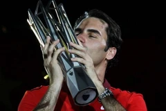 Federer "đá" Nadal khỏi tốp 2 sau chức vô địch Thượng Hải Masters