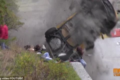 Thoát chết thần kỳ trong vụ tai nạn kinh hoàng ở đường đua