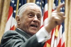 Nhà báo Mỹ "hất đổ" ghế Tổng thống Mỹ Richard Nixon qua đời