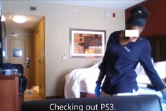 Choáng vì clip quay nhân viên khách sạn lục lọi đồ của khách