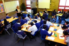 Một lớp học tại trường trung học St Johns ở Sydney, Australia. (Nguồn: AFP/TTXVN)