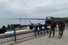 Cảnh sát Thổ Nhĩ Kỳ tuần tra tại địa điểm diễn ra lễ tưởng niệm Chiến tranh Thế giới Thứ nhất tại Gallipoli. (Nguồn: stuff.co.nz)