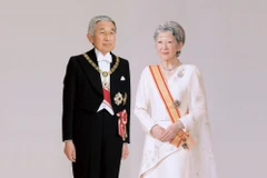 Nhật hoàng Akihito và Hoàng hậu Michiko. (Nguồn: Sách ảnh Their Majesties the Emperor and Empress of Japan)