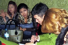 Một số đối tượng tại quán karaoke Pyramid (Ảnh: Cơ quan chức năng)