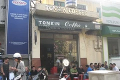 Sau nhiều ngày đóng cửa, hôm nay, các điểm trong chuỗi cửa hàng càphê Tonkin đồng loạt mở cửa trở lại. (Ảnh: PV/Vietnam+)