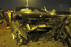 Đầu xe nát vụn sau vụ tai nạn (Ảnh: CTV)