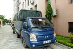 Chiếc xe tải chở dầu thải (Ảnh: PV/Vietnam+)