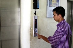 Thang máy sau sự cố vẫn đang "lâm bệnh" (Ảnh: Sơn Bách/Vietnam+)