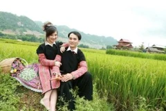 Nhiều xu hướng chụp ảnh cưới mới được các bạn trẻ lựa chọn (Ảnh: PV/Vietnam+)