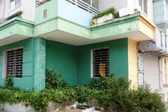 Chỉ sau hơn 1 năm sử dụng, chung cư CT2 Mễ Trì Thượng đã xuống cấp nghiêm trọng (Ảnh: XD/Vietnam+)