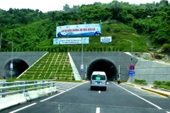 Cửa phía Nam hầm Đèo Cả. (Ảnh: Thế Lập/TTXVN)
