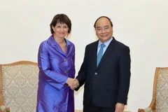 Thủ tướng Nguyễn Xuân Phúc tiếp Bộ trưởng phụ trách Môi trường, năng lượng, giao thông và Truyền thông Liên bang Thuỵ Sỹ Doris Leuthard. (Ảnh: Thống Nhất/TTXVN)