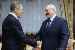 Ngoại trưởng Nga Sergei Lavrov và Tổng thống Belarus Alexander Lukashenko. (Nguồn: Reuters) Theo phóng viên TTXVN tại Moskva, Ngoại trưởng Nga Sergei Lavro
