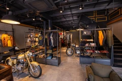 Sáng 22/4, hãng xe mô tô Royal Enfield đã chính thức mở showroom tại Hà Nội. Đây cũng là showroom thứ hai của hãng tại Việt Nam sau cửa hàng đầu tiên tại Thành phố Hồ Chí Minh. (Ảnh: Minh Sơn/Vietnam+)
