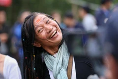 Từ 23/3, hàng ngàn du khách Việt Nam và quốc tế đã đến Thung lũng Gầm Trời (Huyện Lương Sơn, Hòa Bình) để xem Đáo Xuân Chín, một chương trình nghệ thuật đặc biệt. (Ảnh: PV/Vietnam+)