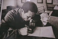 [Mega Story] Mùa xuân 1979: Kể chuyện chiến tuyến bằng hình ảnh