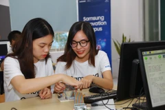 Các học viên đang tham gia 1 khóa học phát triển năng lực Công nghệ thuộc dự án Samsung Innovation Campus. (Nguồn: CTV/Vietnam+)