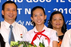 Hồ Thị Hiếu Hiền đã trở thành học sinh Việt Nam đầu tiên đạt giải nhất sau 20 năm Việt Nam tham dự cuộc thi UPU. (Ảnh: Minh Tú/TTXVN)