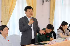 Đại biểu Quốc hội tỉnh Tiền Giang Huỳnh Văn Tính phát biểu ý kiến. (Ảnh: An Đăng/TTXVN)
