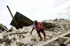 Cảnh đổ nát ở Bohol sau trận động đất ngày 16/10 vừa qua. (Ảnh: THX/TTXVN)