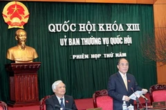 Chủ tịch Quốc hội Nguyễn Sinh Hùng chủ trì Phiên họp thứ 5 Ủy ban Thường vụ Quốc hội khóa XIII. (Ảnh: Nhan Sáng/TTXVN)