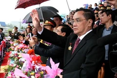 Thủ tướng Thongsinh Thammavong tại míttinh. (Ảnh: Hoàng Chương/Vietnam+)