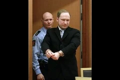 Anders Behring Breivik đến phiên tòa hôm 6/2. (Nguồn: Reuters)