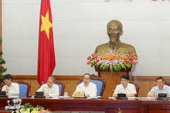 Phó Thủ tướng Nguyễn Thiện Nhân chủ trì Hội nghị trực tuyến “Tổng kết 5 năm xây dựng xã hội học tập giai đoạn 2005-2010.” (Ảnh: An Đăng/TTXVN)