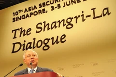 Thủ tướng Malaysia Naijib Razak phát biểu khai mạc hội nghị. (Ảnh: AFP/TTXVN)