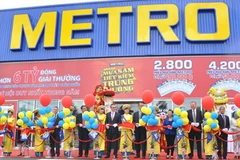 Lãnh đạo Công ty METRO Cash & Carry cắt băng khai trương METRO An Phú. (Nguồn: METRO)