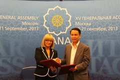 TGĐ Nguyễn Đức Lợi và PGĐ Hãng Tanjug Vojinovic Jovanovic ký thỏa thuận hợp tác. (Nguồn: Duy Trinh-Cao Cường-Quế Anh/Vietnam+)