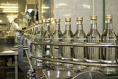 Giảm sản xuất vodka, giúp giảm các con nghiện ở Nga? 