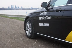 Taxi đỗ tại thủ đô Moskva của Nga ngày 6/6 tới. (Ảnh: AFP/TTXVN)