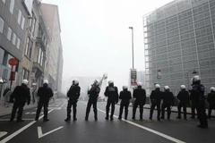 Cảnh sát ở thủ đô Brussels của Bỉ. (Ảnh: THX/TTXVN)