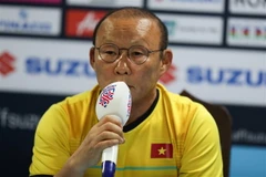 Phát biểu tại buổi họp báo, huấn luyện viên Park Hang-seo cho biết đội tuyển Việt Nam sẽ ra sân ở trận đấu tối 2/12 tới với không nhiều sự thay đổi. (Ảnh: Hoàng Linh/TTXVN)