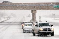 Hàng trăm chuyến bay ở Mỹ bị hủy do thời tiết xấu