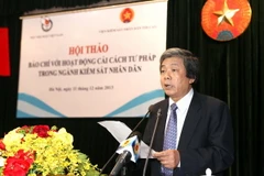 Phó Chủ tịch thường trực Hội Nhà báo Việt Nam Hà Minh Huệ phát biểu tại hội thảo. (Ảnh: Doãn Tấn/TTXVN)