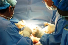 Phẫu thuật cho bé 2 tháng tuổi bị bệnh tim phức tạp
