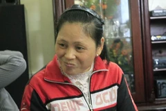 Bóc trần sự lừa đảo của "thần y" trị bệnh bằng hát, bắt tay