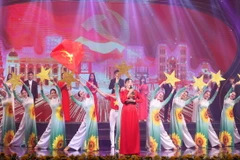 Tiết mục nghệ thuật biểu diễn trong chương trình. (Ảnh: Phương Hoa/TTXVN)