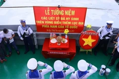 Xúc động Lễ tưởng niệm chiến sỹ hy sinh trên Vùng biển phía Nam của Tổ quốc 