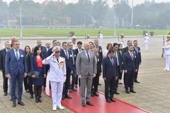 Chủ tịch Quốc hội Bulgaria vào Lăng viếng Chủ tịch Hồ Chí Minh