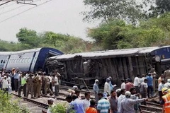 Một vụ tai nạn tàu hỏa tại Ấn Độ. (Ảnh: PTOI)