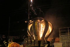 Chiếc xe diễu hành bị hỏa hoạn. (Nguồn: Globo.com)