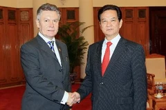 Thủ tướng Nguyễn Tấn Dũng tiếp Cao ủy Thương mại EU Karel De Gucht. (Ảnh: Đức Tám/TTXVN)