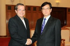 Thủ tướng Nguyễn Tấn Dũng tiếp ông Ricardo Patino Aroca. (Ảnh: Đức Tám/TTXVN)