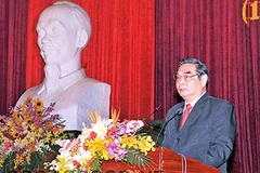 Thường trực Ban Bí thư Lê Hồng Anh phát biểu tại lễ kỷ niệm. (Ảnh: baonghean.vn)